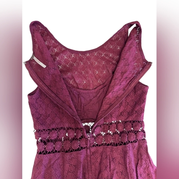 Free People EUC Burgundy Skater Dress Lace Daisy Overlay Mini Size 4 - Picture 8 of 12